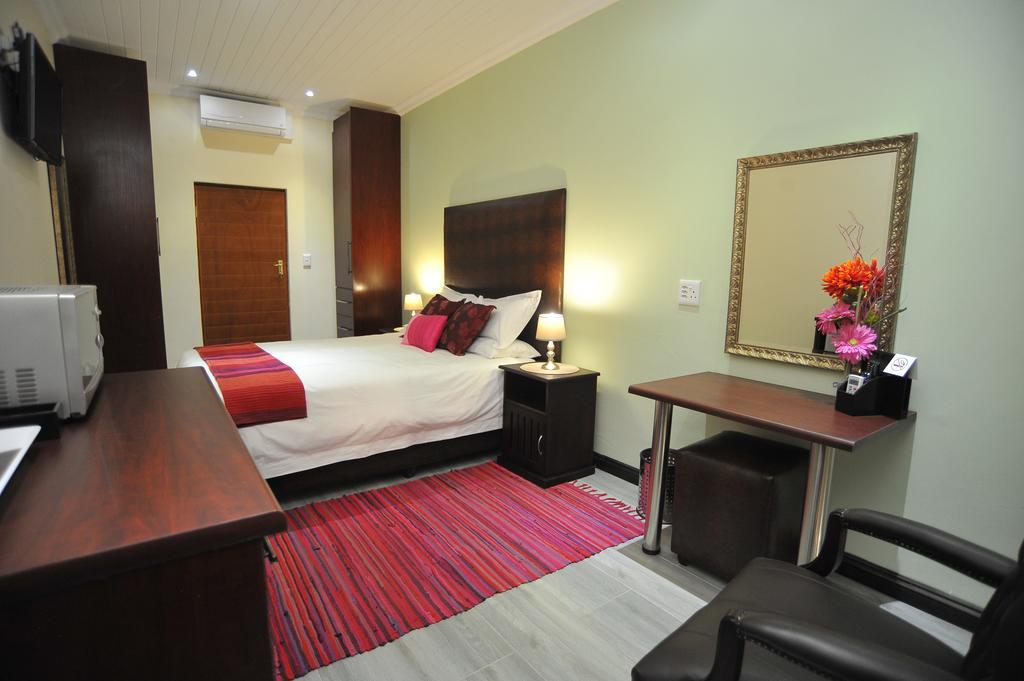 Sunset Manor Guest House Почефструм Экстерьер фото
