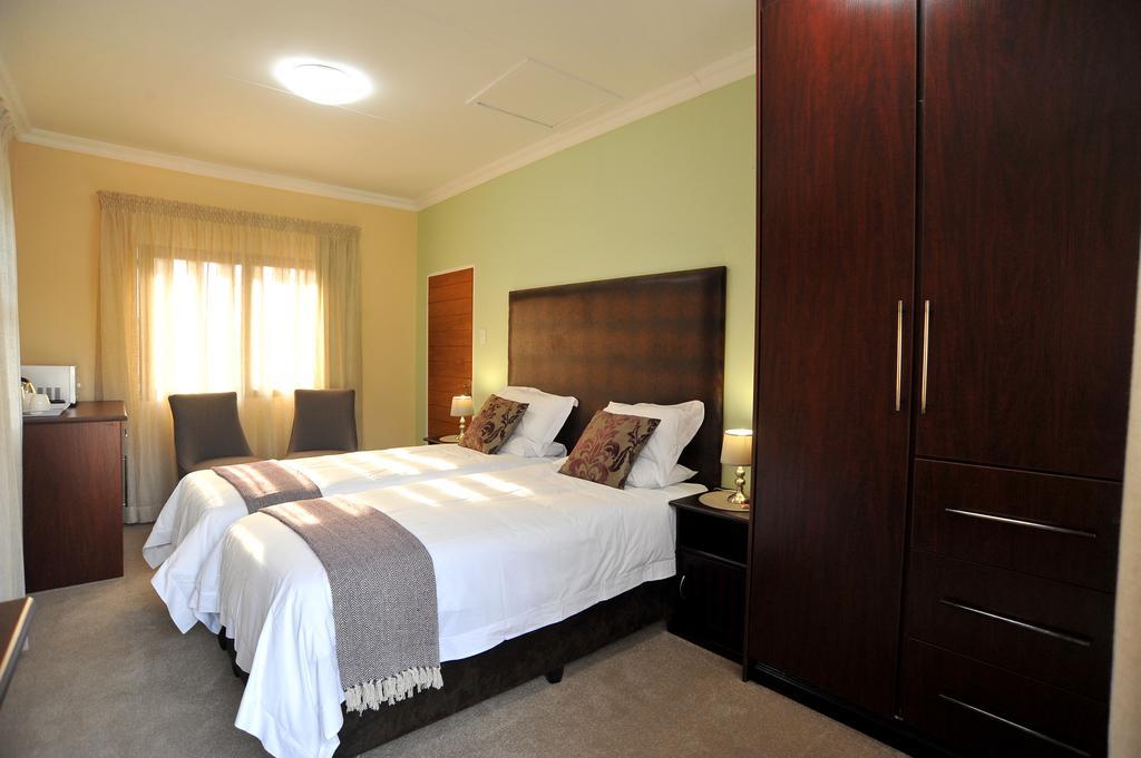 Sunset Manor Guest House Почефструм Экстерьер фото